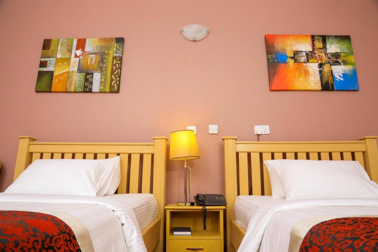 Hotel 7 Seasons Entebbe Exterior photo